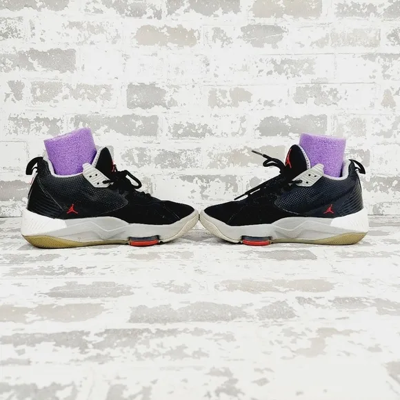Nike Air Jordan Zoom 92 Black Red Lace Up High Top Basketball Sneakers A330