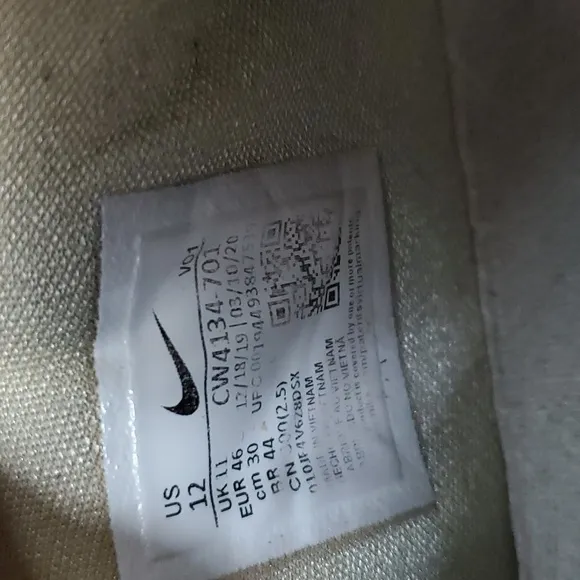 Nike Air PG 4 team basketball sneakers