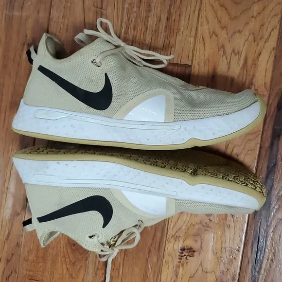 Nike Air PG 4 team basketball sneakers