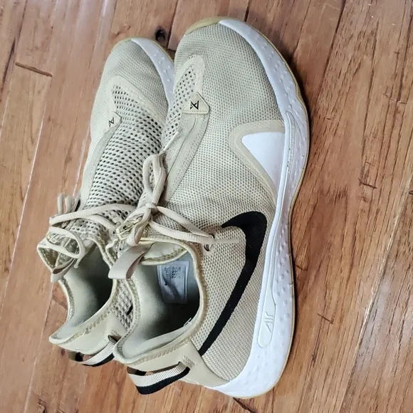 Nike Air PG 4 team basketball sneakers