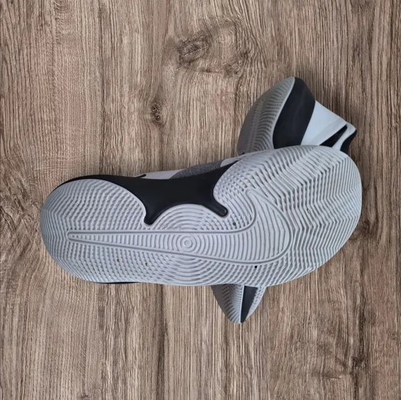 Nike Air Precision II Basketball Sneakers