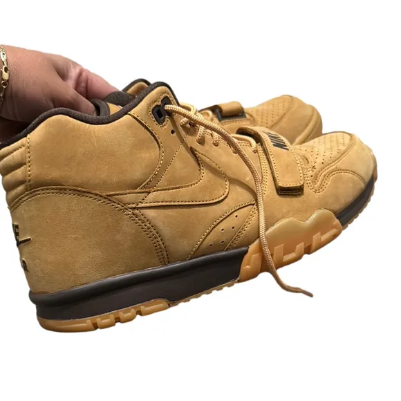 Nike Air Trainer 1 HI TOP Style