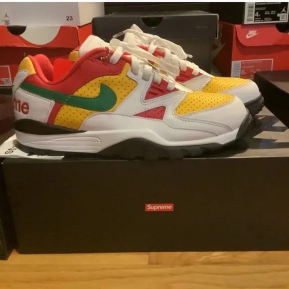 Nike Air x Supreme Cross Trainer Low White Size 8