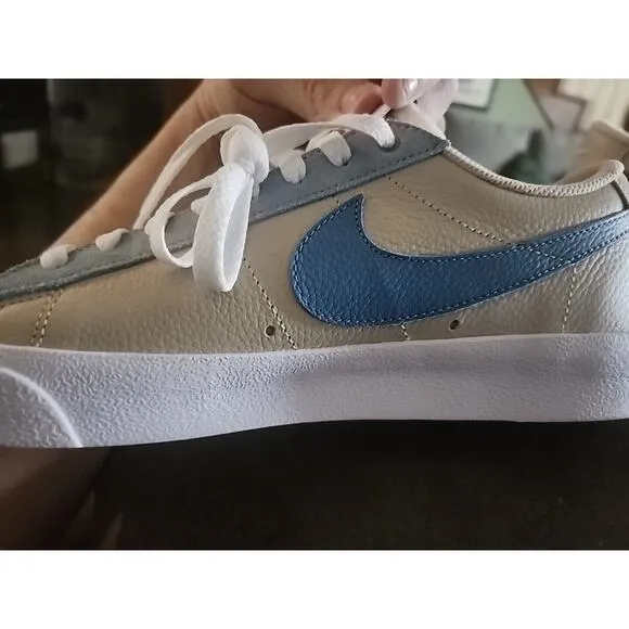 Nike Blazer Low '77 Vintage Men DQ9700-900 Tan Blue Size 9 NWOB Flawless