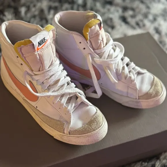 Nike Blazer Mid 77 Vintage Summit Pink Sneakers Size 7​