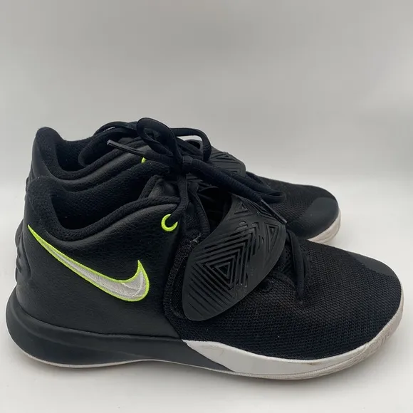 Nike Boys Kyrie Flytrap III PS BQ5621-001 Basketball Shoes Size 3Y Sneakers