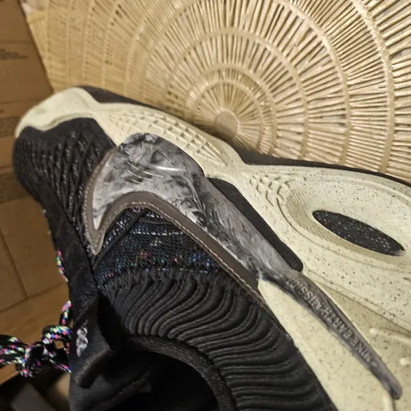 NIKE COSMIC UNITY  Athletic Sneakers