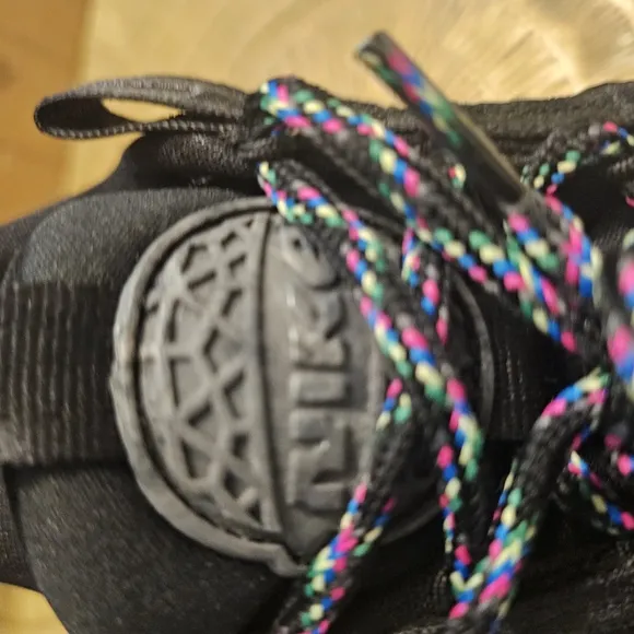 NIKE COSMIC UNITY  Athletic Sneakers