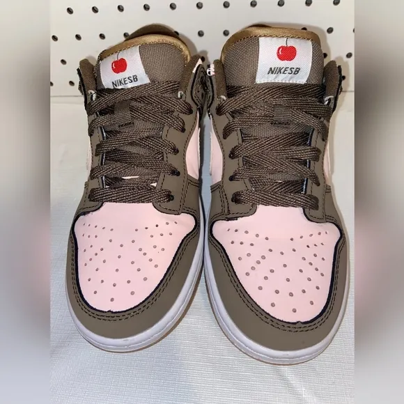 Nike Dunk Sneakers