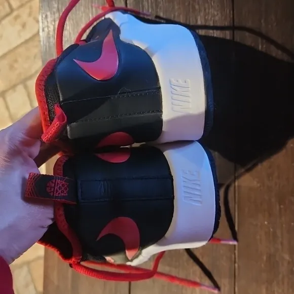 Nike Future Court 2 Tennis  Basketball Sneakers