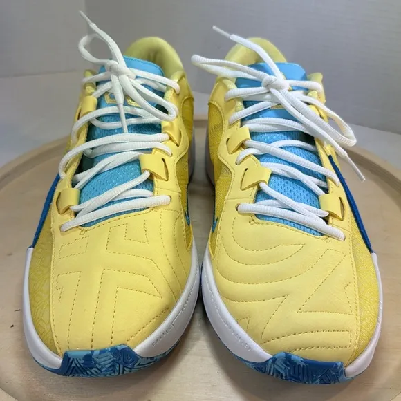 NIKE GIANNIS FREAK 5 Men’s Basketball Sneakers Size 8.5 NWOT