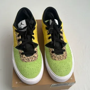 Nike Jordan Series 03 Dear 90s light voltage yellow black key lime low sneakers