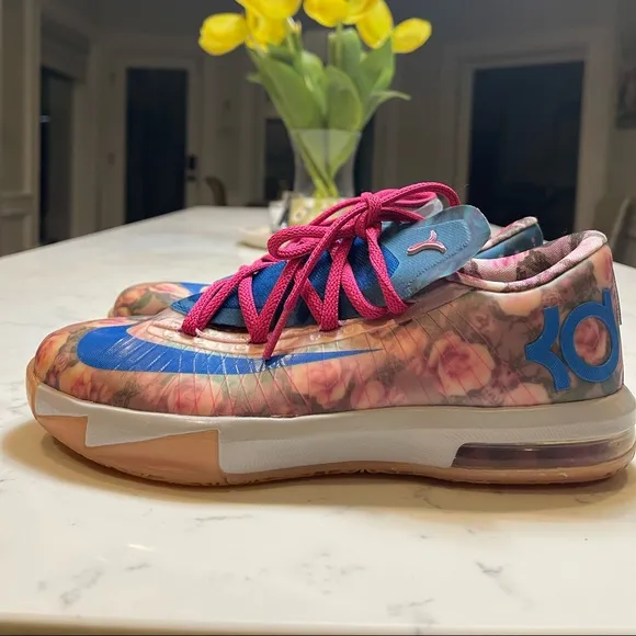 ⭐️Nike KD 6 Supreme ‘Aunt Pearl’ big girls basketball sneakers 5Y