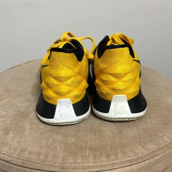 Nike Kyrie 1 Low Amarillo AO8979-700