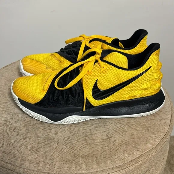Nike Kyrie 1 Low Amarillo AO8979-700