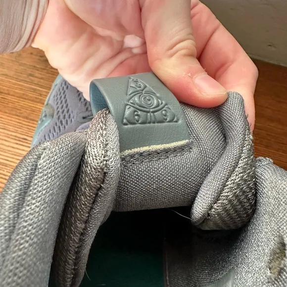 Nike Kyrie 4 City Guardians Gray and Green size 7Y