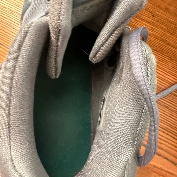 Nike Kyrie 4 City Guardians Gray and Green size 7Y
