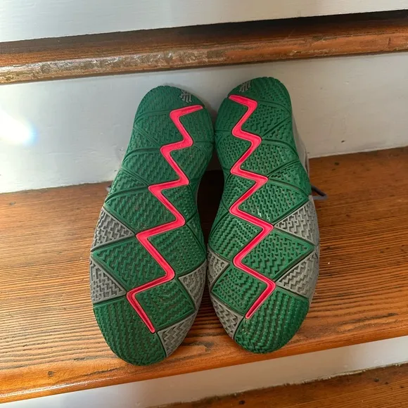 Nike Kyrie 4 City Guardians Gray and Green size 7Y