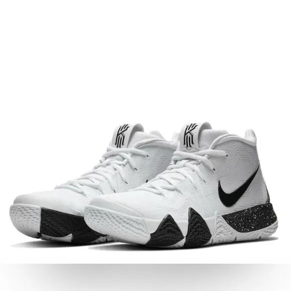 Nike Kyrie 4 - Size 7.5 Men’s // White and Black Basketball Sneakers