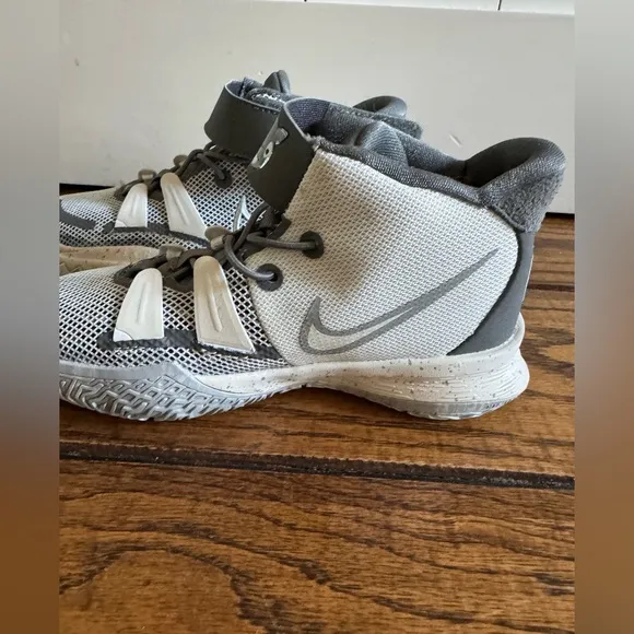 Nike Kyrie 7 SE 'Chip' Boys Basketball Sneakers Size 12.5 NWOT