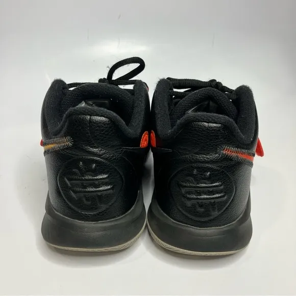 Nike Kyrie Flytrap 3 basketball sneakers size 5Y