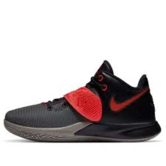 Nike Kyrie Flytrap 3 basketball sneakers size 5Y