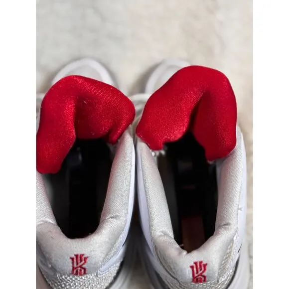 NIKE KYRIE INFINITY WHITE-BLACK-UNIVERSITY RED &quot;MAN MACHINE&quot; SZ 4.5 DD0334-101