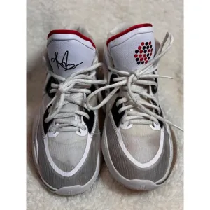 NIKE KYRIE INFINITY WHITE-BLACK-UNIVERSITY RED &quot;MAN MACHINE&quot; SZ 4.5 DD0334-101
