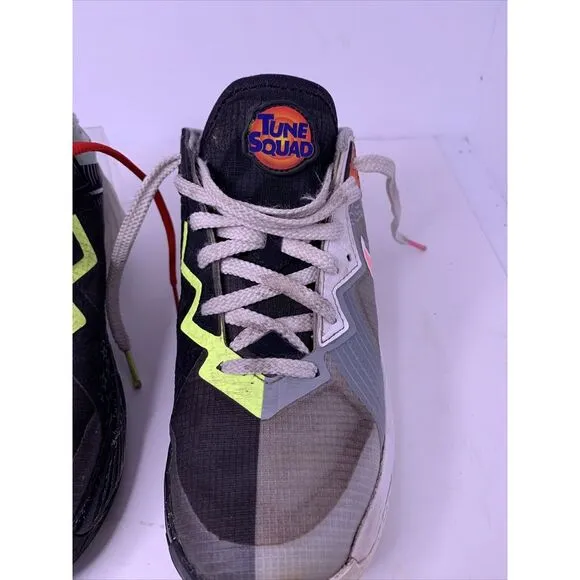 Nike Lebron 18 Low‎ GS Bugs vs Marvin Kids  Size 6Y DJ3760-005
