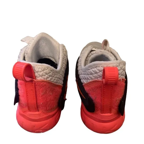 NIKE LEBRON SOLDIER XII SFG SNEAKERS BASKETBALL KIDS BASKETBALL SNEAKERS BOYS