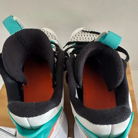 Nike LeBron Witness 5 White and Teal Mesh Basketball Sneakers. Men’s Size 8.5