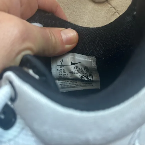 Nike Men’s 8 Paul George Black White Basketball Volleyball Sneakers