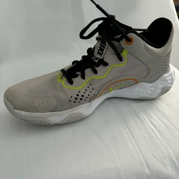 Nike Men’s Fly By Mid 3 Light Iron Ore Sneakers Basketball ShoesSize 7.5 Mesh
