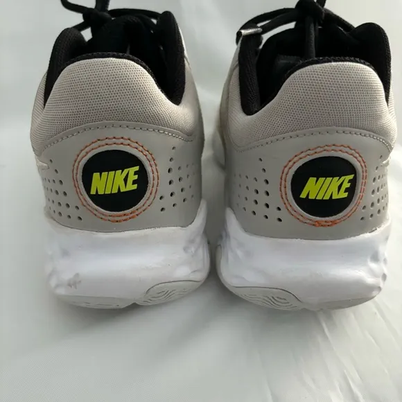 Nike Men’s Fly By Mid 3 Light Iron Ore Sneakers Basketball ShoesSize 7.5 Mesh