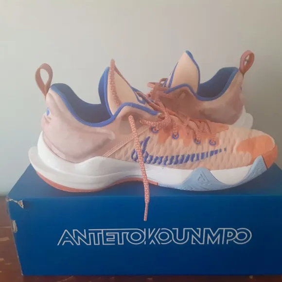 Nike Men's Giannis Immortality Basketball Sneakers Size 13