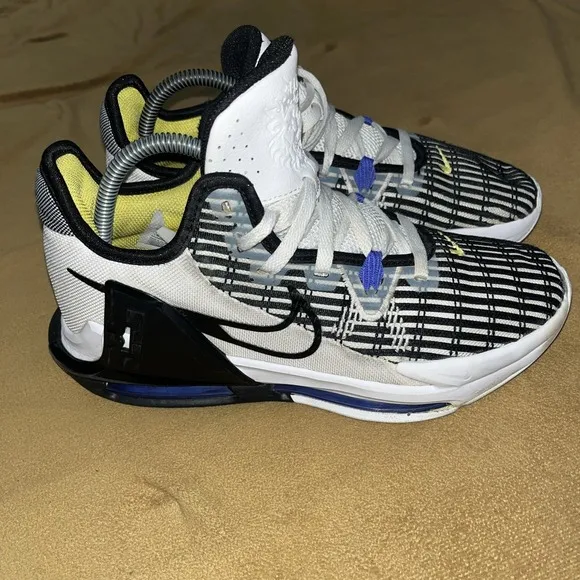 Nike Mens Lebron Witness 6 CZ4052-100 White Basketball Shoes Sneakers Size 8 Gym