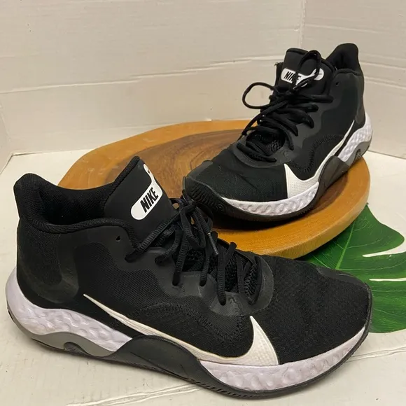 Nike Renew Elevate Basketball Sneakers