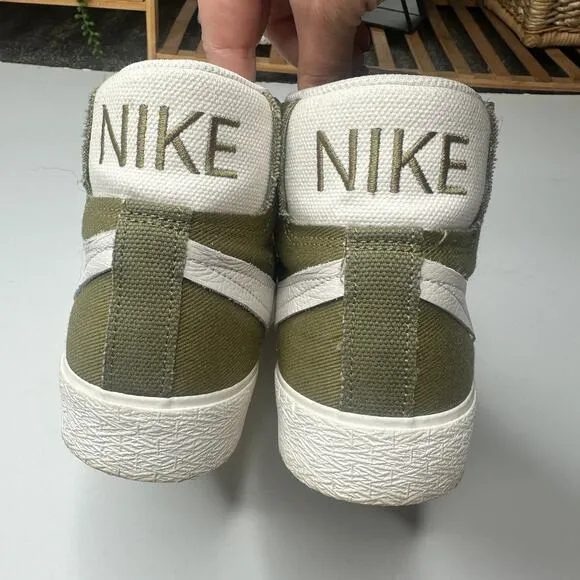Nike SB Blazer Mid Premium Swoosh Green Pilgrim Sneakers