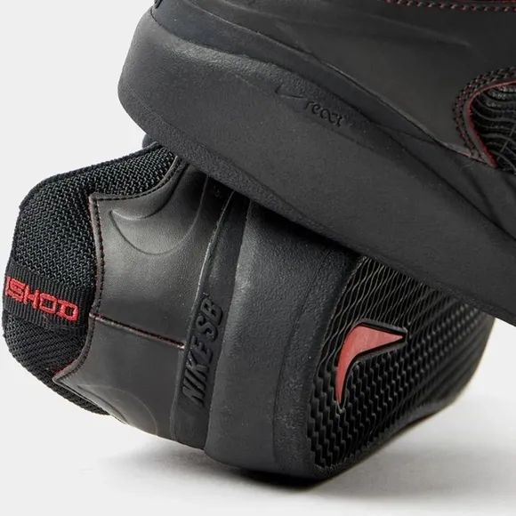 NIKE SB ISHOD Premium Skate Sneakers Black/Red University Men’s Size 12 ECU
