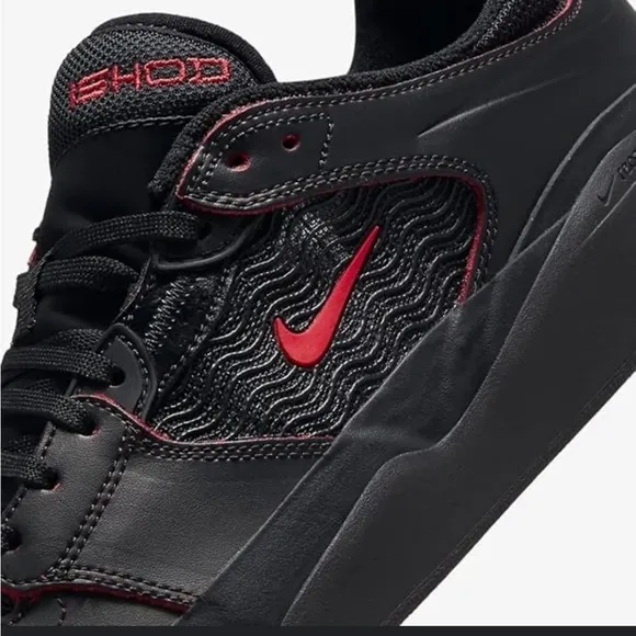 NIKE SB ISHOD Premium Skate Sneakers Black/Red University Men’s Size 12 ECU
