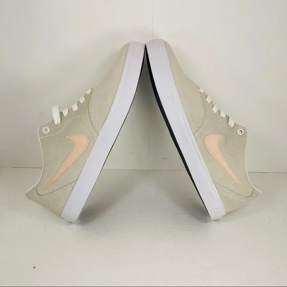 Nike SB Women’s Check Solar Suede Skater Sneakers Size 9.5
