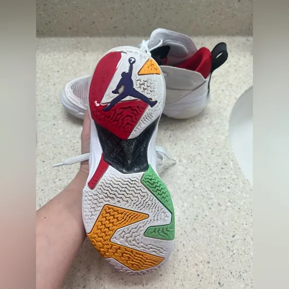 Nike Youth Air Jordan XXXV11 Basketball Shoe (Size 5Y)