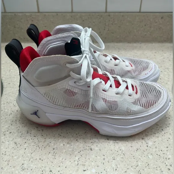 Nike Youth Air Jordan XXXV11 Basketball Shoe (Size 5Y)