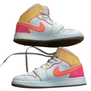 Nike Air Jordan 1 Mid SE ‘Edge Glow’ Iconic Sneaker