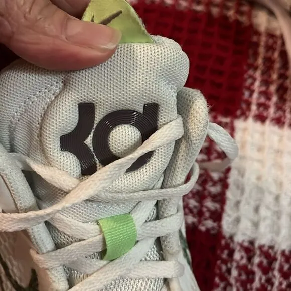 Nike White and Green Sneakers