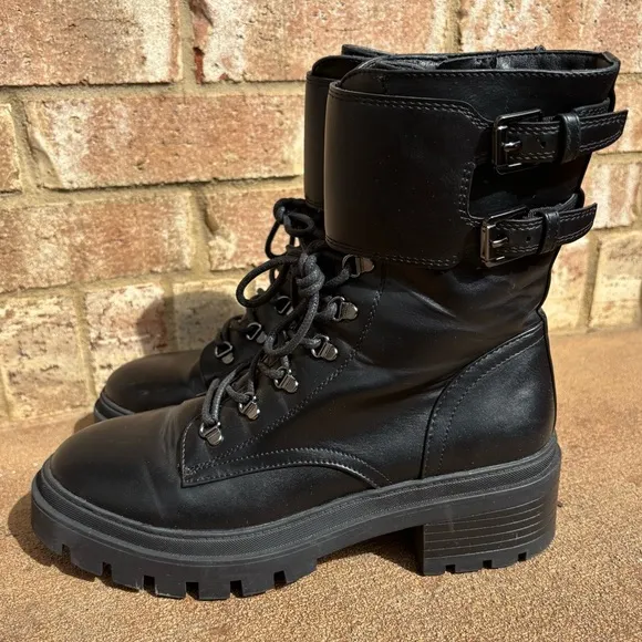 Nine West Halima Faux Vegan Leather Black Lug Sole Combat Lace Up Boots Size 8.5