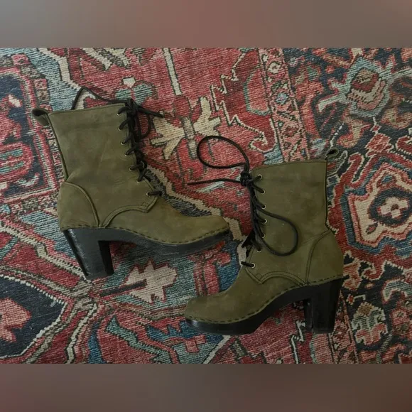 No. 6 Store Lace Up Green Boots Clogs— Womens size 36 or US 6