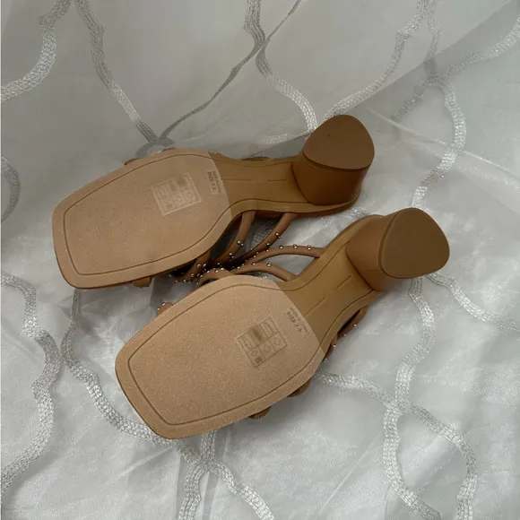NWB Dolce Vita Zasa studded crisscross sandals