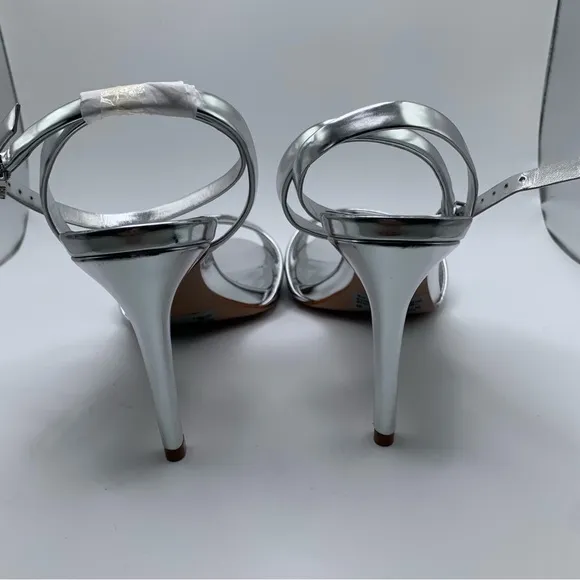 NWB Schutz Hilda 65MM Metallic Leather Sandals size 9 B women’s pumps 1118