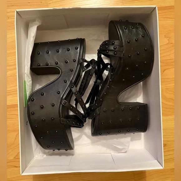 NWB SCHUTZ Women's Anne Studded Wedge Sandals in Black size 7